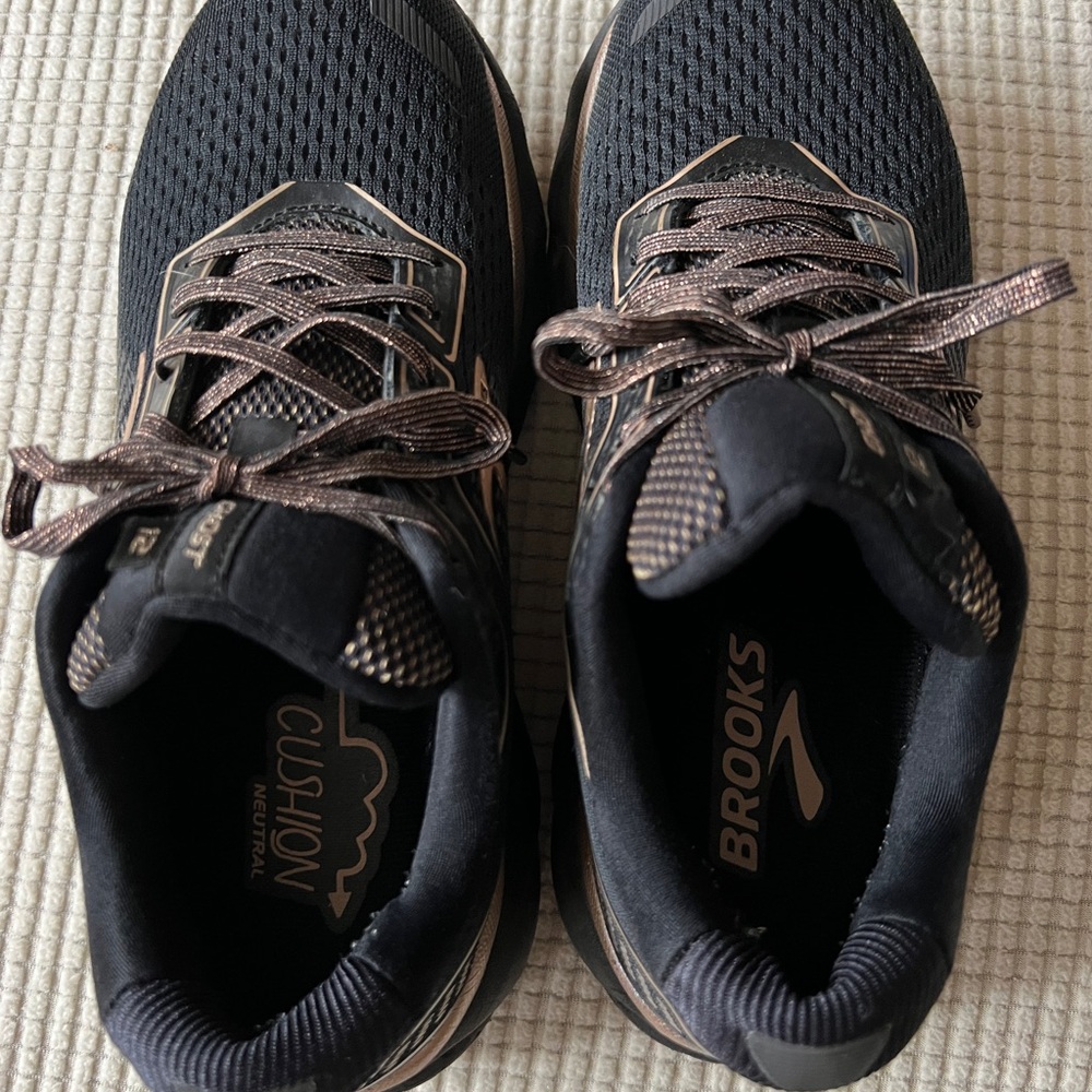Brooks Ghost 12 Women’s  Black with Gold Accent Running Sneakers